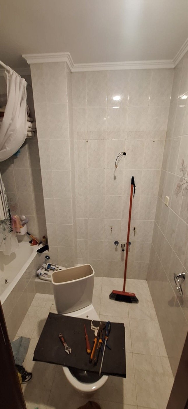 Trabajo de reforma de baño de Fontanería Yireh